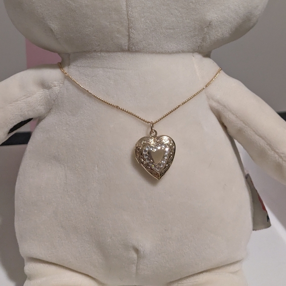 Gold Heart Locket Pendant Necklace - Picture 3 of 4
